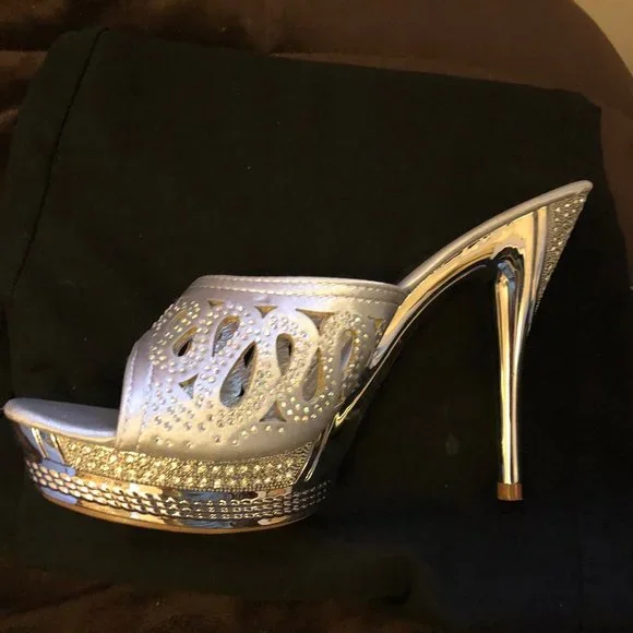 Shoes - Picture 1 of 2